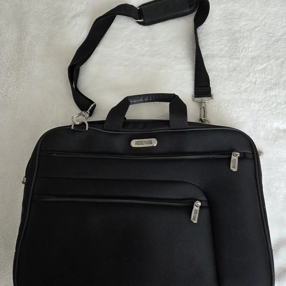 Kenneth Cole Reaction Black Laptop Briefcase with Shoulder Strap